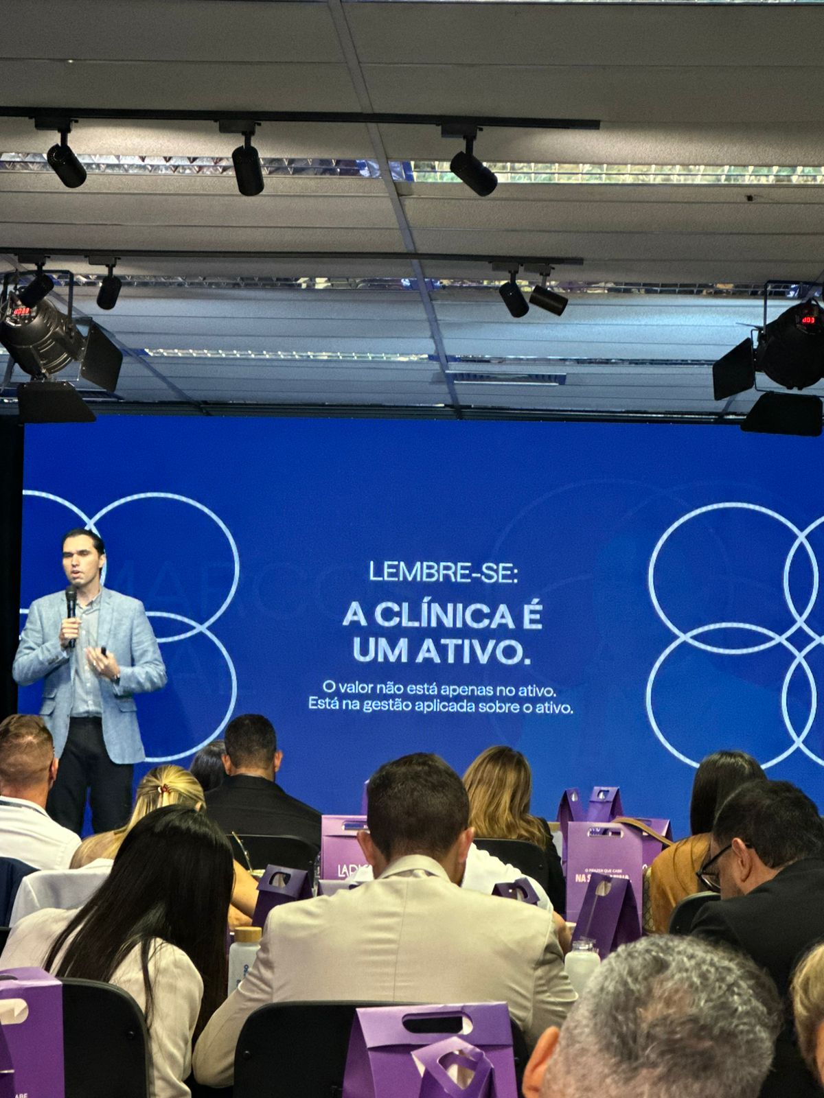 Workshop DOCFO de gestão financeira para donos de clínicas
